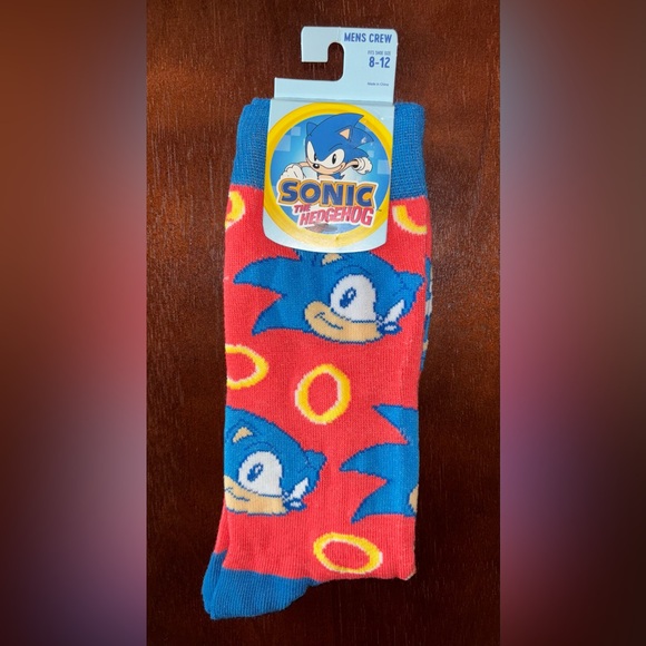 SONIC THE HEDGEHOG NOVELTY CREW SOCKS NWT MEN’S SHOE SIZE 8-12 - Picture 1 of 2